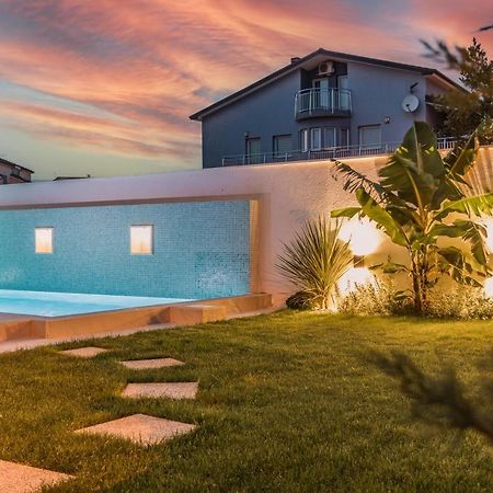 Villa Elena Deluxe Mit Whirlpool Und Beheiztem Pool Am Meer Und Wunderschoenen Blick Auf Die Brijuni Inseln Fažana Exteriör bild