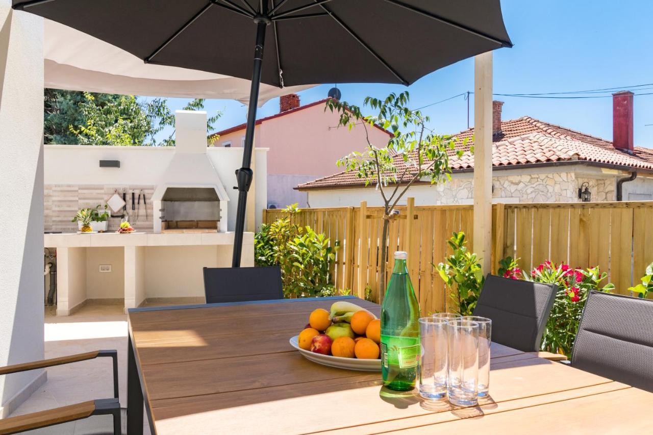 Villa Elena Deluxe Mit Whirlpool Und Beheiztem Pool Am Meer Und Wunderschoenen Blick Auf Die Brijuni Inseln Fažana Exteriör bild