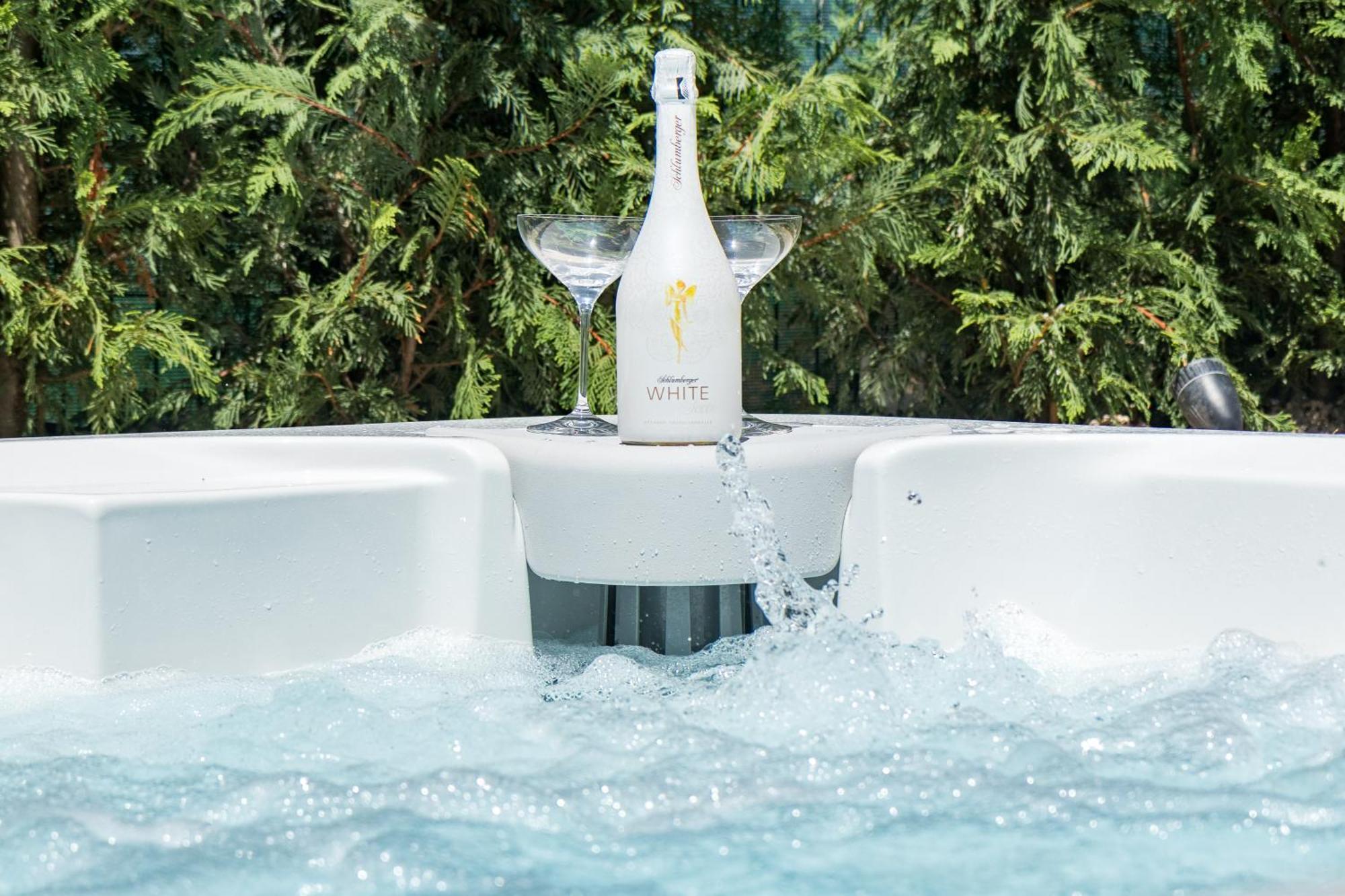 Villa Elena Deluxe Mit Whirlpool Und Beheiztem Pool Am Meer Und Wunderschoenen Blick Auf Die Brijuni Inseln Fažana Exteriör bild