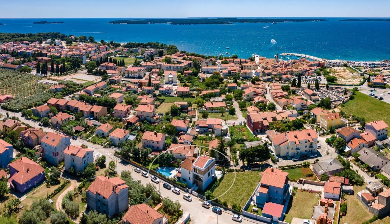 Villa Elena Deluxe Mit Whirlpool Und Beheiztem Pool Am Meer Und Wunderschoenen Blick Auf Die Brijuni Inseln Fažana Exteriör bild