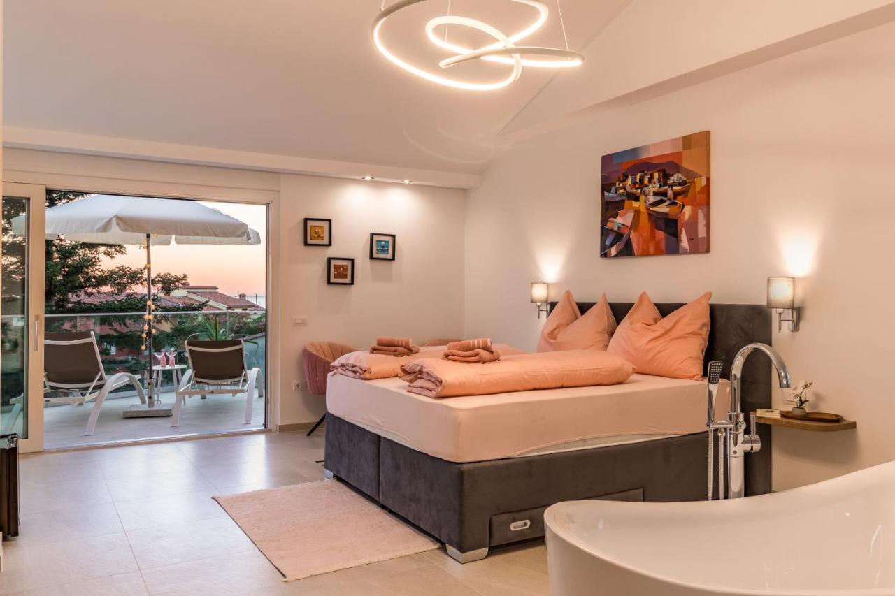 Villa Elena Deluxe Mit Whirlpool Und Beheiztem Pool Am Meer Und Wunderschoenen Blick Auf Die Brijuni Inseln Fažana Exteriör bild