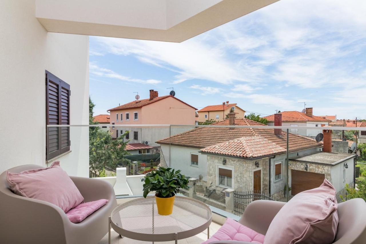 Villa Elena Deluxe Mit Whirlpool Und Beheiztem Pool Am Meer Und Wunderschoenen Blick Auf Die Brijuni Inseln Fažana Exteriör bild