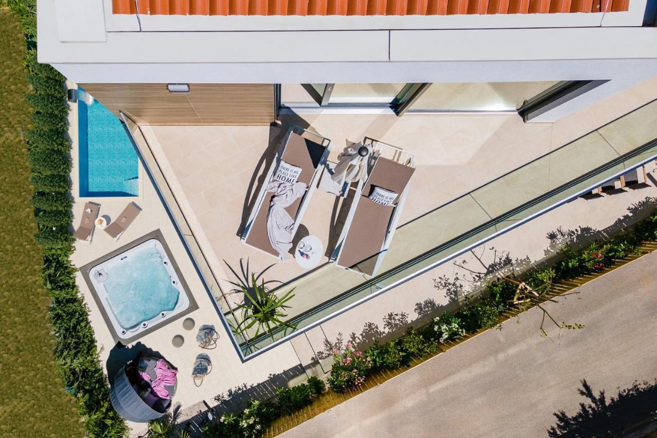 Villa Elena Deluxe Mit Whirlpool Und Beheiztem Pool Am Meer Und Wunderschoenen Blick Auf Die Brijuni Inseln Fažana Exteriör bild