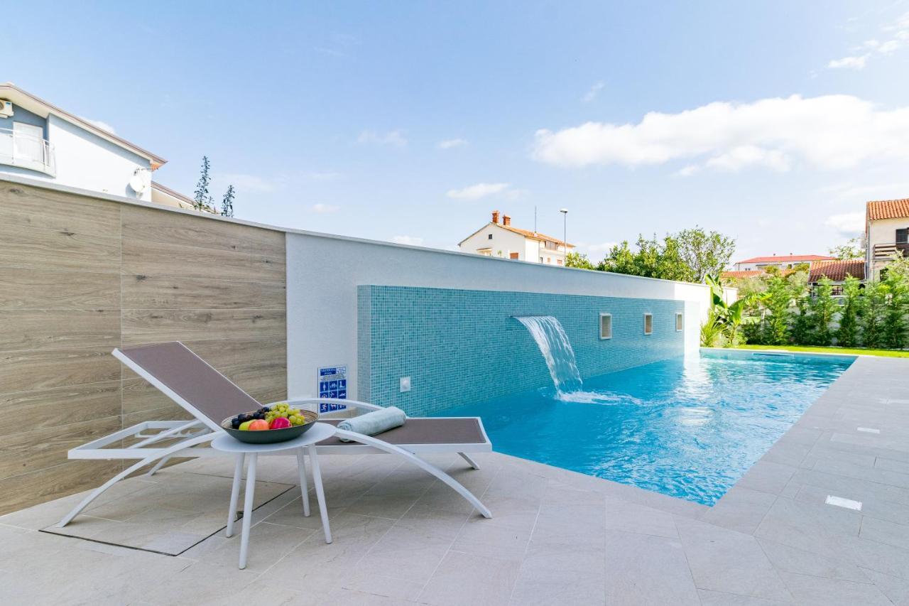 Villa Elena Deluxe Mit Whirlpool Und Beheiztem Pool Am Meer Und Wunderschoenen Blick Auf Die Brijuni Inseln Fažana Exteriör bild