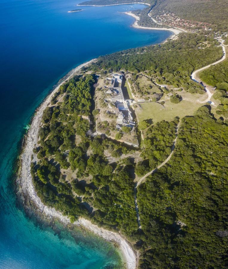Villa Elena Deluxe Mit Whirlpool Und Beheiztem Pool Am Meer Und Wunderschoenen Blick Auf Die Brijuni Inseln Fažana Exteriör bild